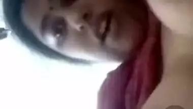 Hot Desi bhabhi showing
