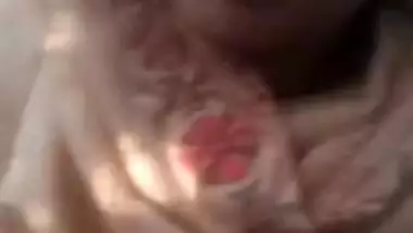 Sexy Desi Dehati beauty shows her shaved XXX pussy in outdoor MMS clip