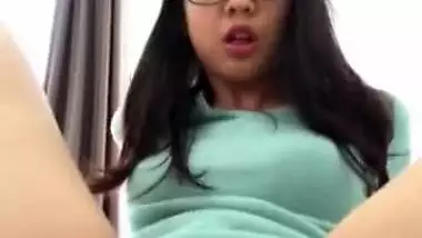 Cute Asian Babe Showing Her Pussy & Ass