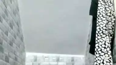 Super Horny Indian Girl Show’s Nude Body and Dancing Part 2