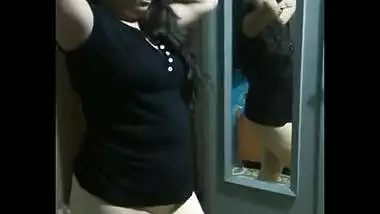 Big booby housewife bhabhi Nishah.