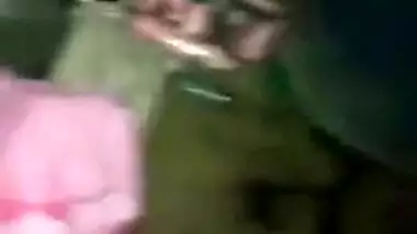 Indian woman washes XXX curves while hubby decides to film sex clip