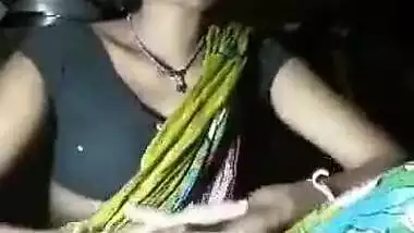 Desi village boudi mid night show her pussy