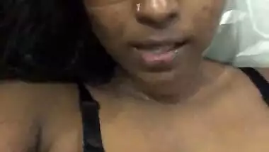 Desi aunty hot boob show