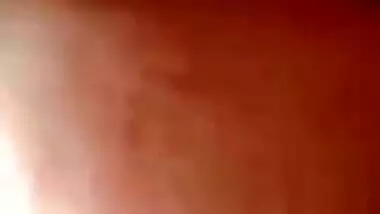 Amateur Bangladeshi XXX pornographer gives sexual delight to the Desi
