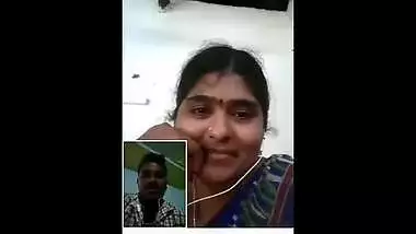 Desi telugu aunty video call with bf