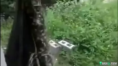 Outdoor sexy school Tamil girl caught has sex with BF, Desi mms sex