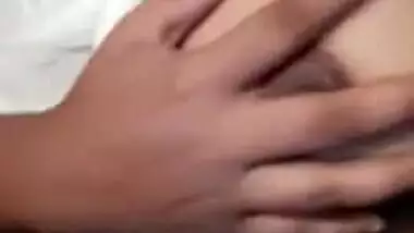 DESI GF PLAYING WITH HER BOOBS