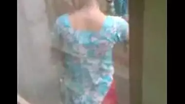 Tamil teen outdoor bath secretly captured by neighbor
