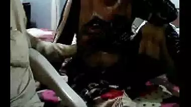 Muslim aunty fozia exposed her asset on demand