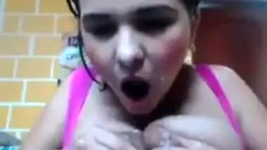 Sexy indian bitch eating her tits