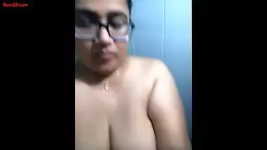 Beautiful bhabi selfie video making