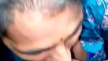Aged desi aunty giving blowjob