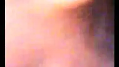 Best Indian blowjob ever.. 1 sings, 1 blows..