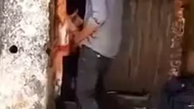 Voyeur records Desi hottie sucking boyfriend's XXX dick outdoors