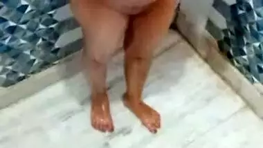 Desi village bbw aunty sexy bath part 1