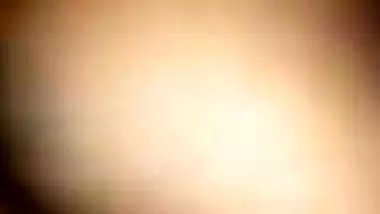 Desi Bhabhi is okay with XXX sex on camera making MMS video close-up