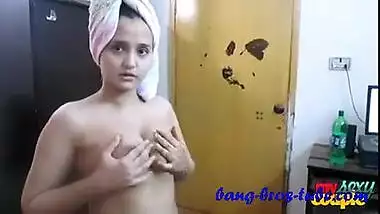 Hot Bhabhi Mona’s After Shower Sex