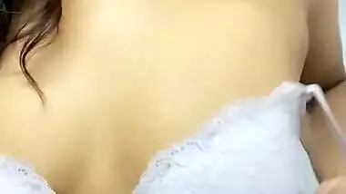 Beautiful Sexy Desi Girl Exposing Her Boobies