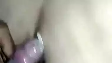 Beautiful bhabhi with mehndi hand fucking