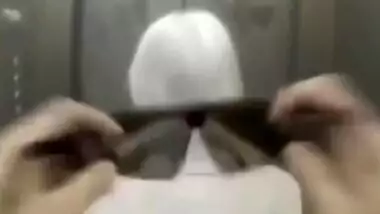 Maa Ko Nokar Ne Choda