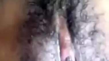 Fantastic XXX close-up of cock-starved Desi cunt covered with hair