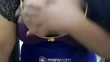 Hot Indian Neighbour Giving A Videocall To Her Boyfriend