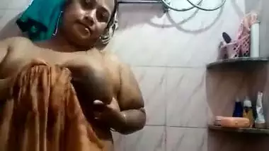 Bangla Wife Nude Show Mms - Huge Boobs