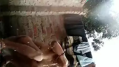 Village Bhabhi Nude Bath Mms Video