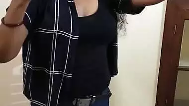 Introduction to Sexy Simran – she is here to treat you all …