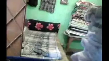 Free sex scandal mms of bhabhi fucked by hubby’s friend on cam