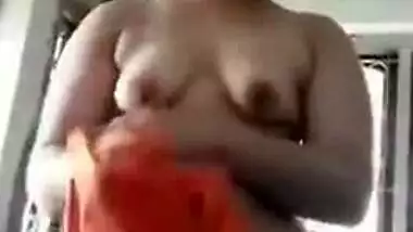 Housewife nude show