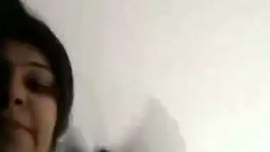 Nice-looking cutie slit show MMS to test her paramours sex nerves