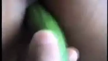 Indian Mature Wife Play With vegetable Fuck By Hubby