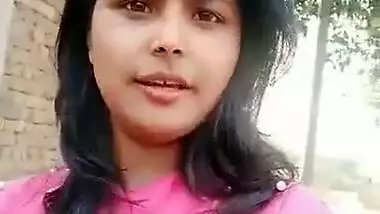 Cutie Bhabhi NIppls SHow LIkiee