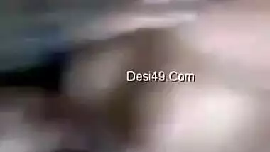 Young Indian chick perfectly combines listening to music with masturbation