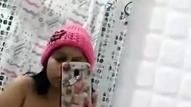 Sexy Desi girl Play with Her boobs